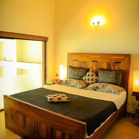 Hotel The Cove Negombo Exterior foto